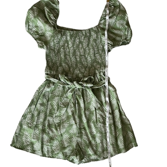 Daisy May Green Shorts Romper. Medium - Picture 7 of 9